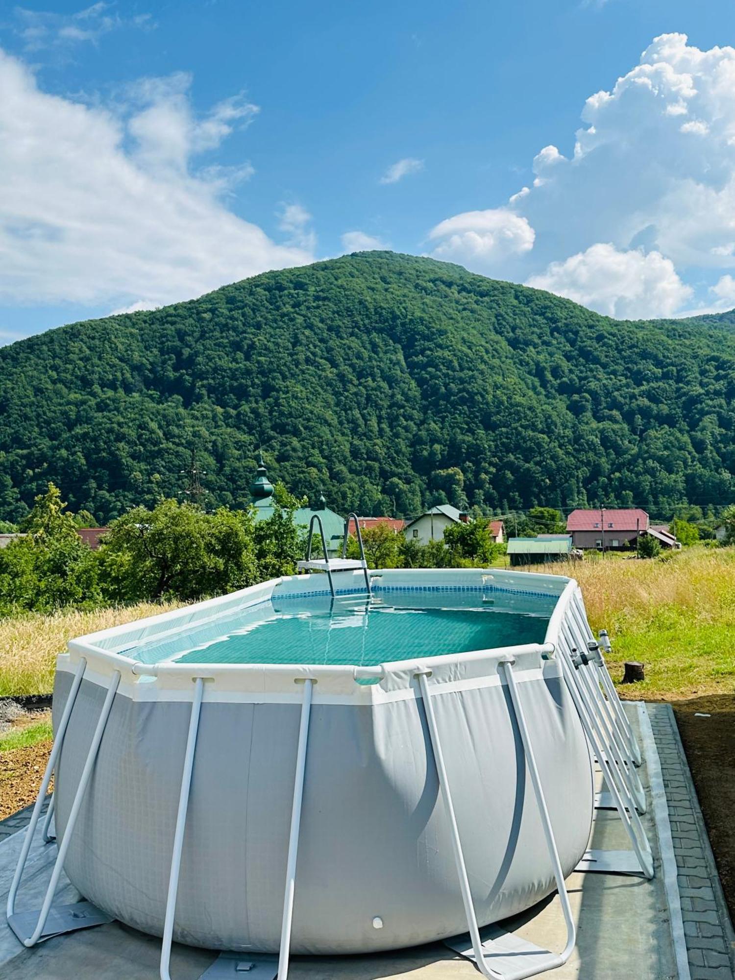 Villa Еко Дім З Соломи Solotschyn Exterior foto